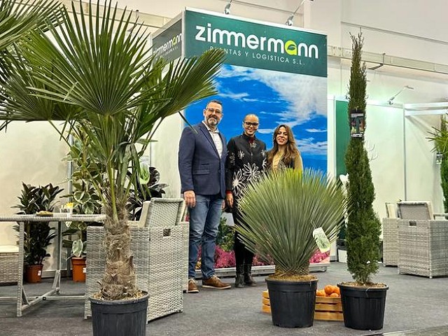 El equipo de Zimmermann Plantas y Logística en el Stand en Essen
